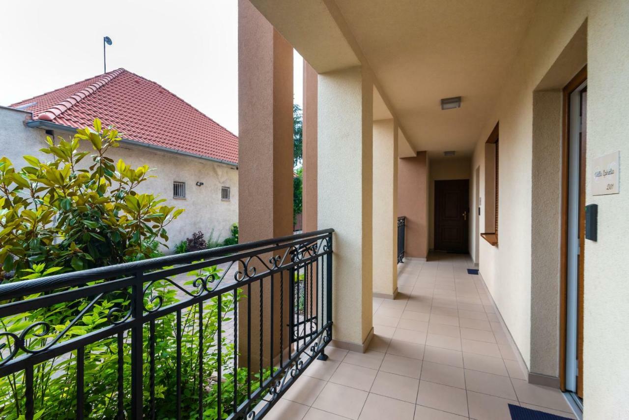 Villa Ephelia Dunajská Streda Exterior foto